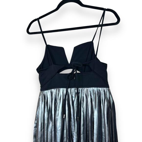 Free People NWT Piper Silver Black Pleated Sleeveless Cut-Out Midi Dress XS - Picture 5 of 9